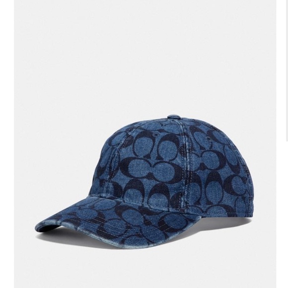Coach women’s Signature hat - Picture 1 of 1